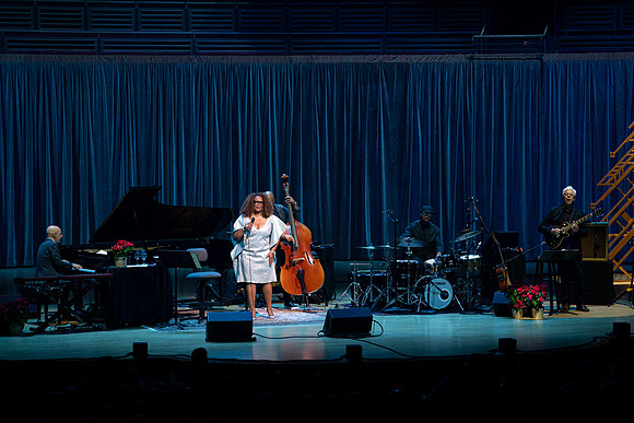 20211217_Dianne_Reeves_DSC7273