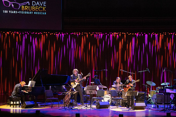 20221028_Dave_Brubeck Trio_JR__DSC8432