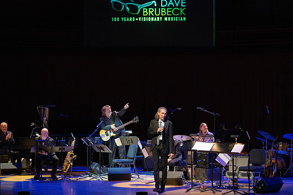 20221028_Dave_Brubeck Trio_JR__DSC9138