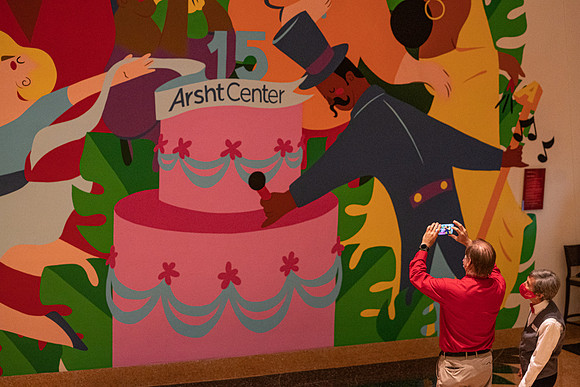 20211217_Mural Adrienne Arsht Christmas Dianne_Reeves Councert_DSC6987